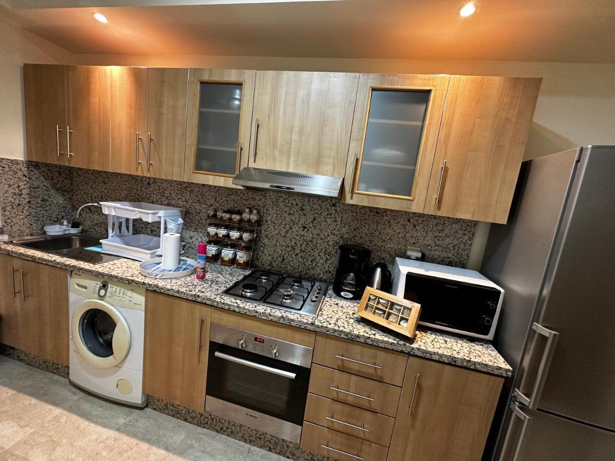 Apartment Beautiful, Great Equipped 122 M Near Majorelle Garden And Gueliz With Pool Views And A Large Balcony And Terrace *