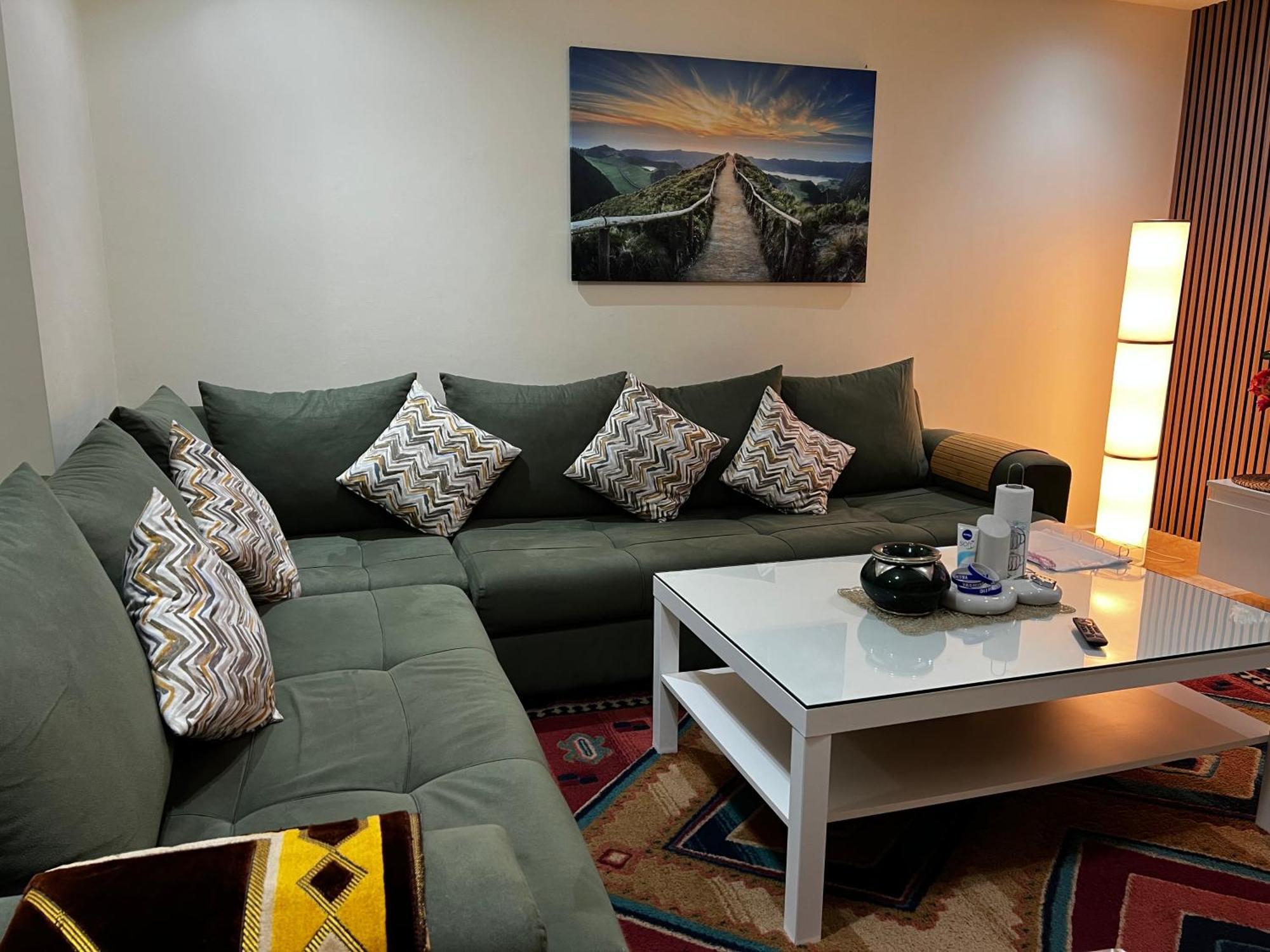 Apartment Beautiful, Great Equipped 122 M Near Majorelle Garden And Gueliz With Pool Views And A Large Balcony And Terrace *