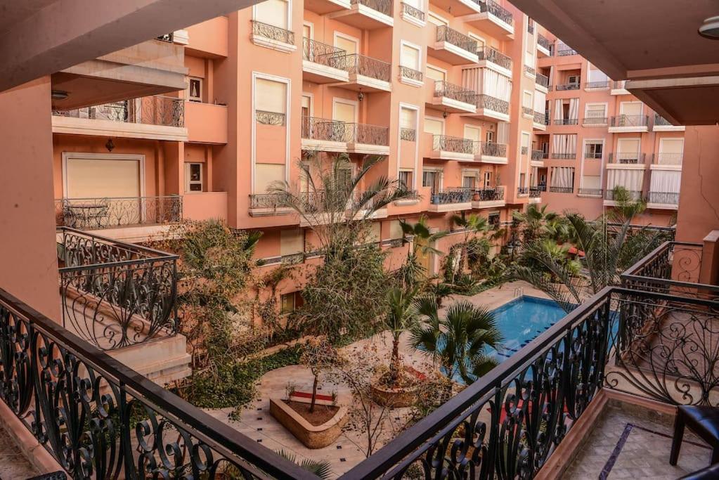 Beautiful, Great Equipped 122 M Near Majorelle Garden And Gueliz With Pool Views And A Large Balcony And Terrace Appartamento *