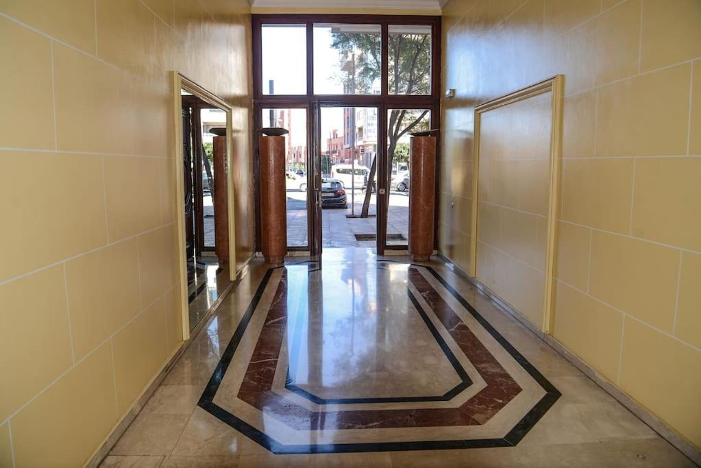 Appartamento Beautiful, Great Equipped 122 M Near Majorelle Garden And Gueliz With Pool Views And A Large Balcony And Terrace *
